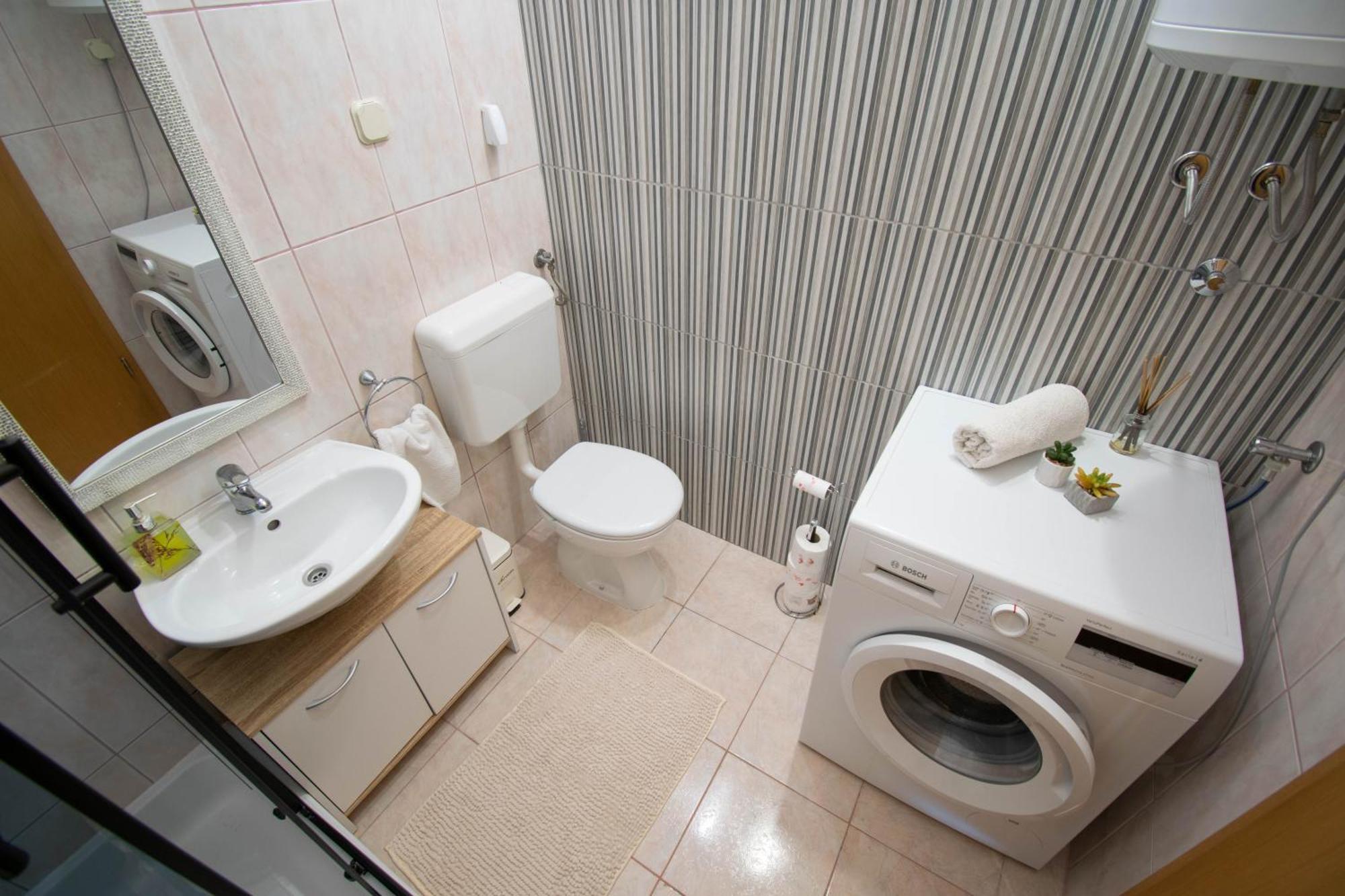 Apartment 30 M From Beach,Makarska,Marija Ngoại thất bức ảnh