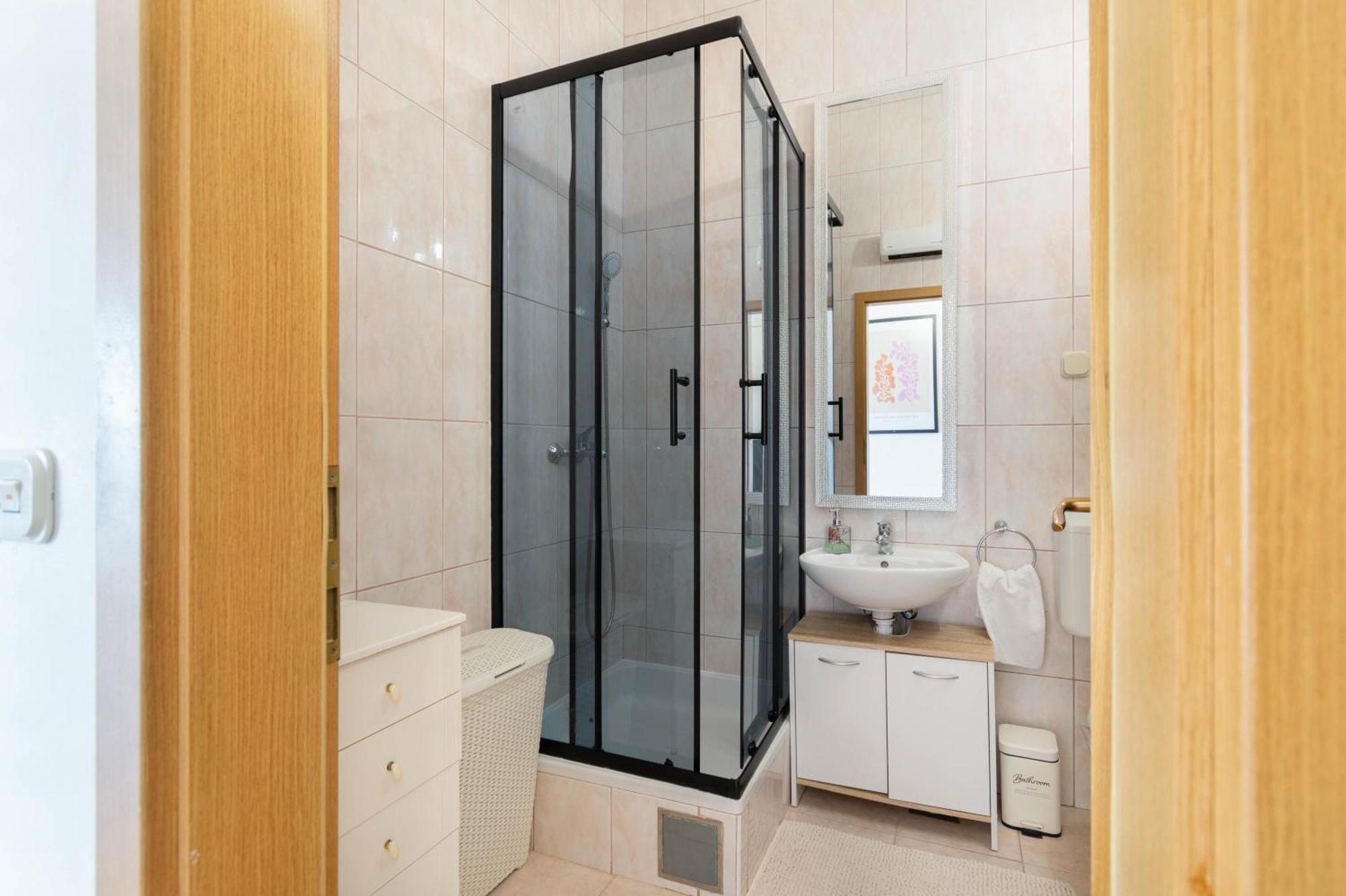 Apartment 30 M From Beach,Makarska,Marija Ngoại thất bức ảnh